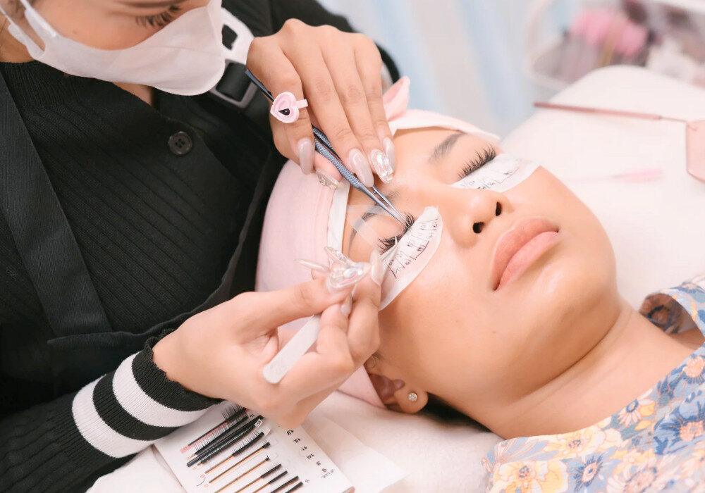 Eyelash Extensions in Bangkok Featured Image