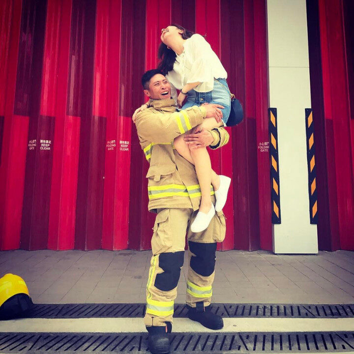hong kong firefighter ho wai-ho with his girlfriend