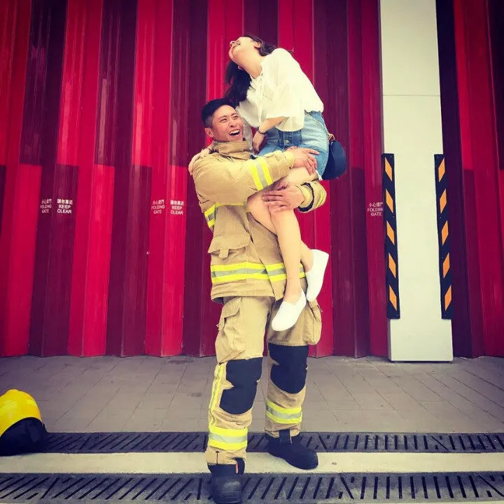 hong kong firefighter ho wai-ho with his girlfriend