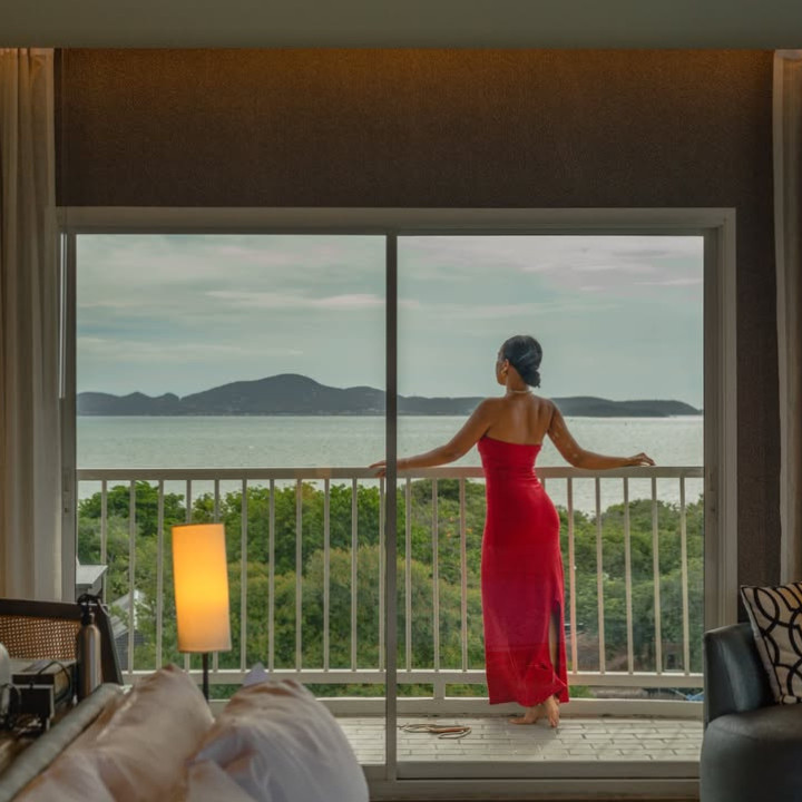 Cross Pattaya Pratamnak Seaview