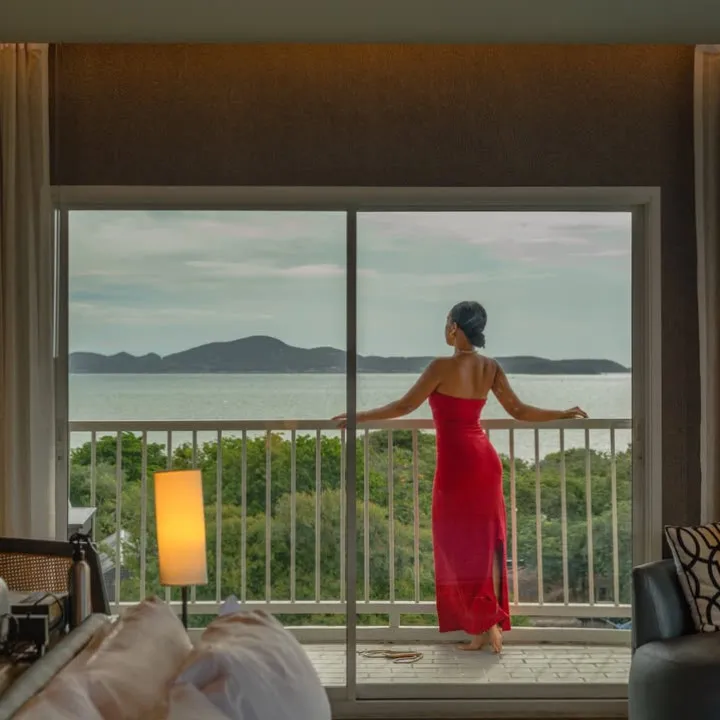 Cross Pattaya Pratamnak Seaview