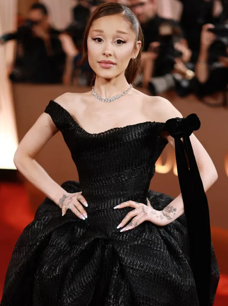 Golden Globes 2026 Best Dressed Celebrities Ariana Grande Vivienne Westwood