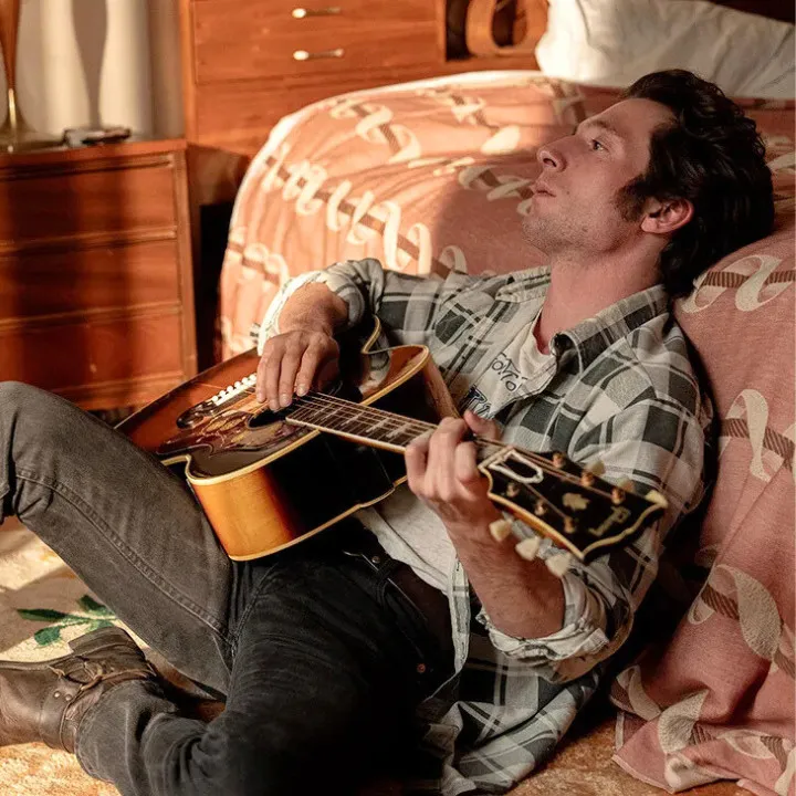 jeremy allen white as bruce springsteen