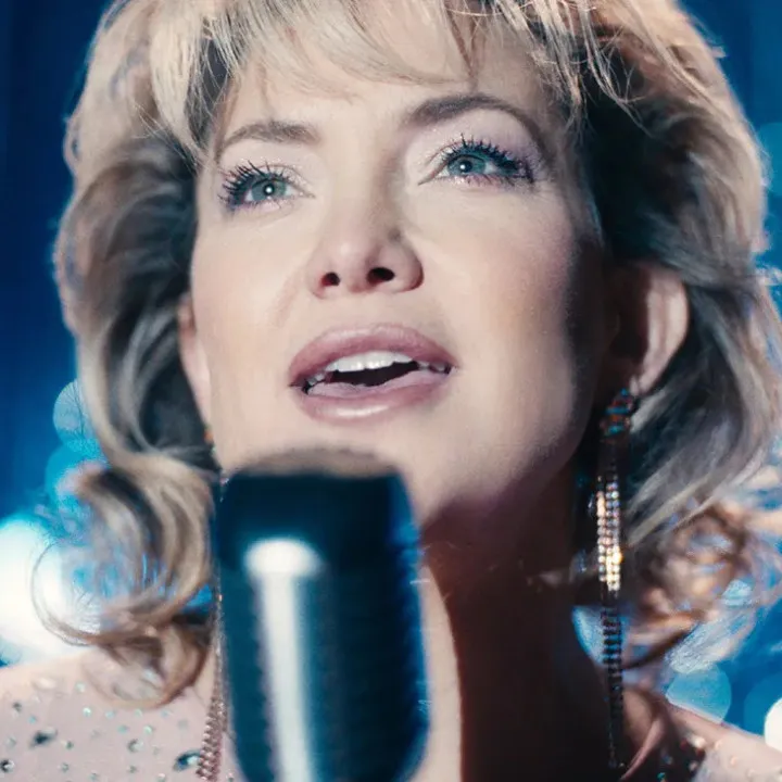 kate hudson in song sung blue