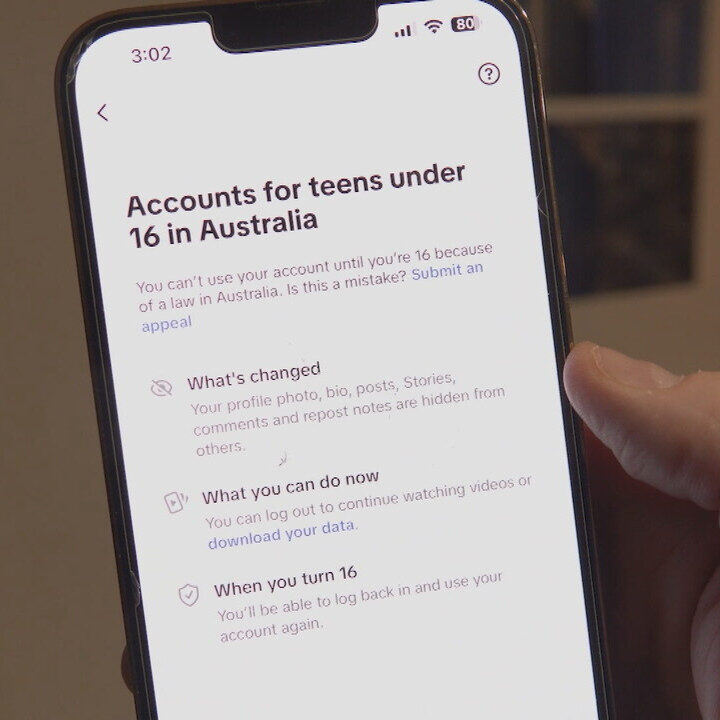 australia social media ban phone notice