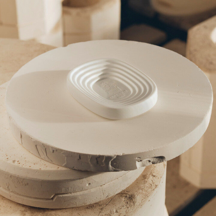 pantone 2026 cloud dancer diptyque soap holder