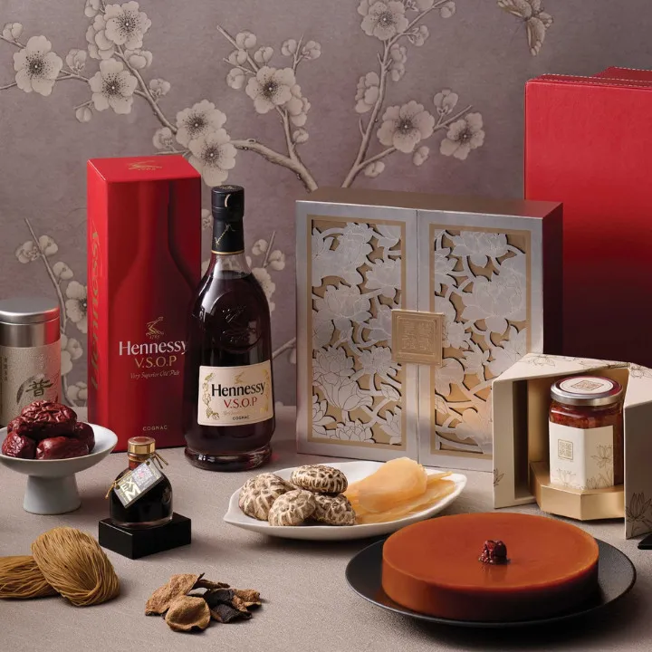 chinese new year puddings and hampers man ho