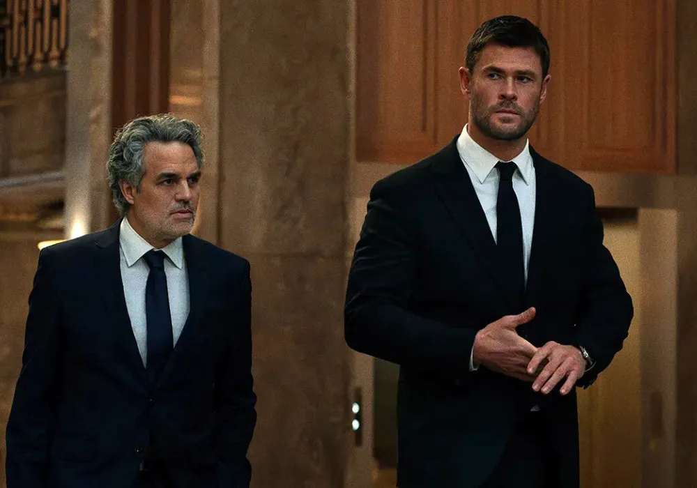 crime 101 mark ruffalo and chris hemsworth