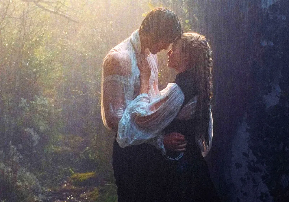 wuthering heights 2026 margot robbie and jacob elordi in the rain