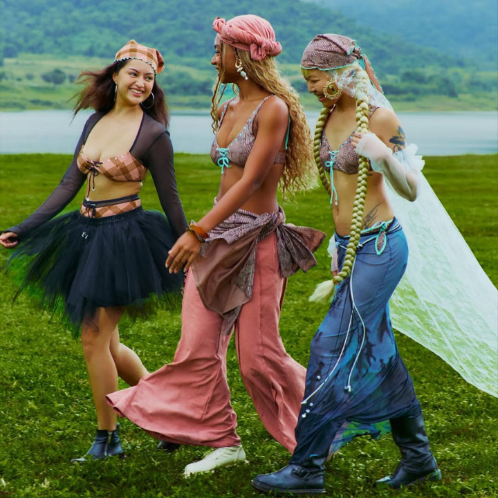 Aprilpoolday Festival Collection