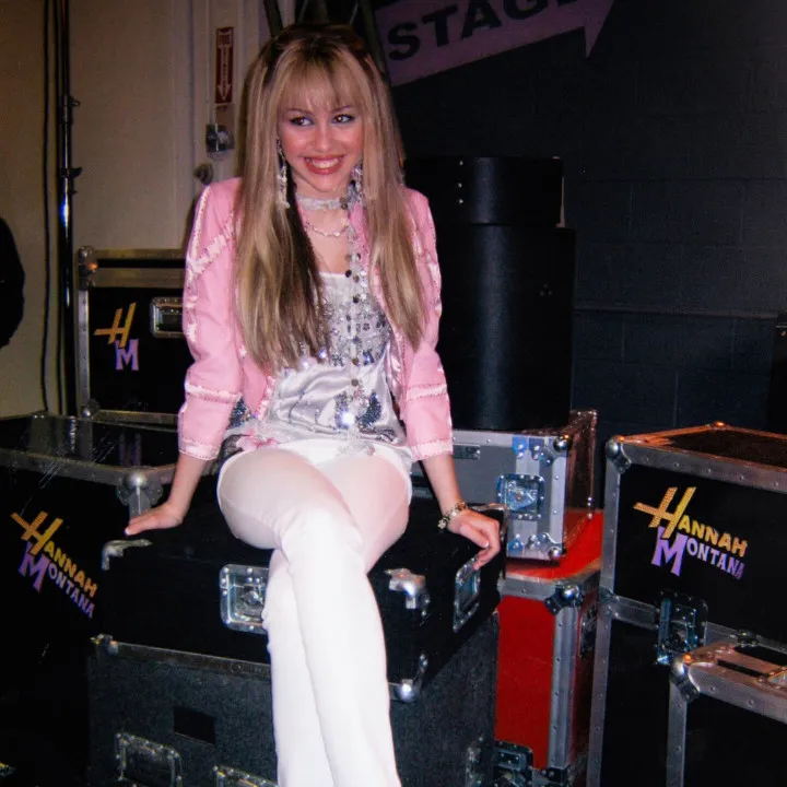 miley cyrus as hannah montana 20th anniversary special