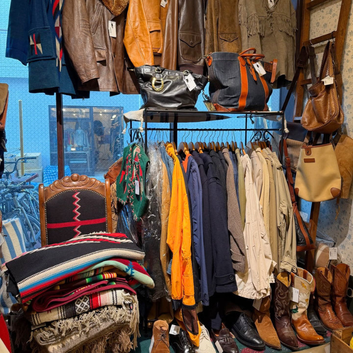 vintage shopping in tokyo safari