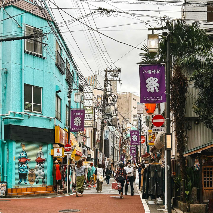 vintage shopping in tokyo shimokitazawa neighbourhood