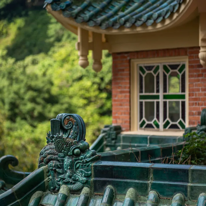 villa haw par roof