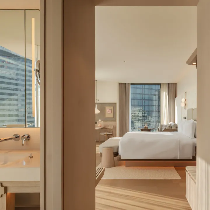 KROMO Bangkok, Curio Collection by Hilton Corner Junior Suite